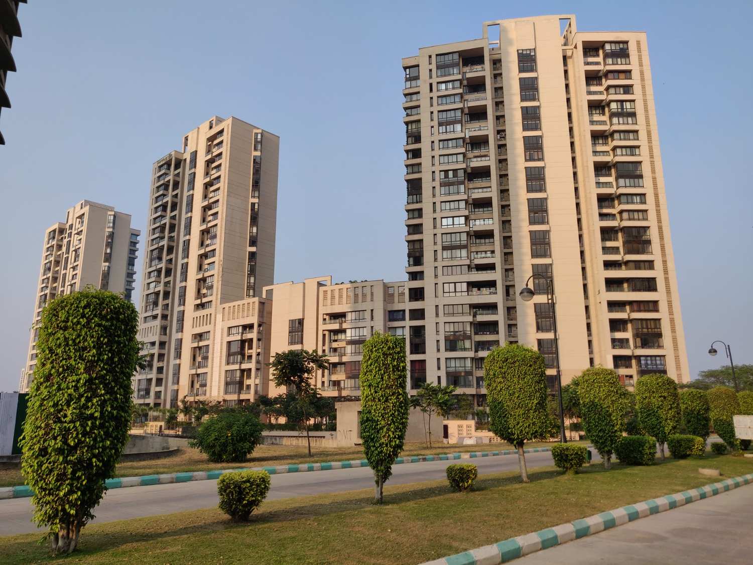 Jaypee Greens Crescent Court at Greater Noida Property in Jaypee Greens, Greater Noida
